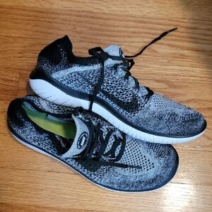 Nike Flyknit Sneakers